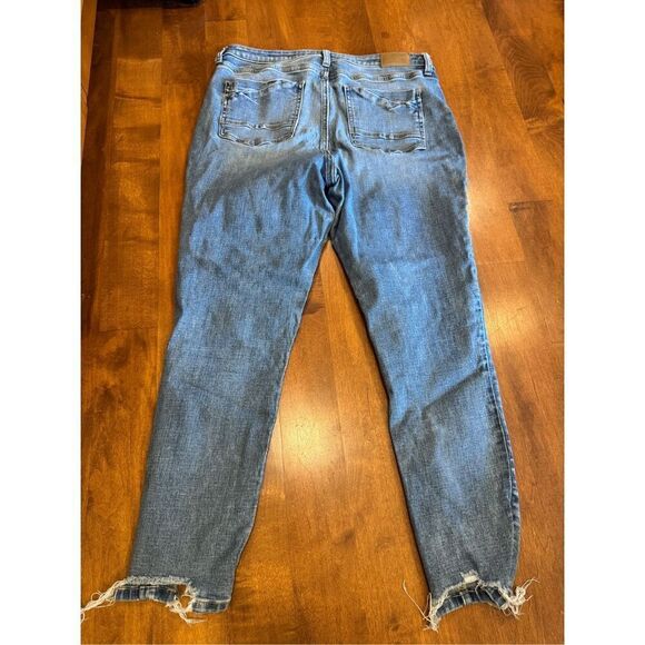 Woman’s BKE Gabby curvey fit ankle high rise crop jeans size 27x27 - Picture 5 of 6